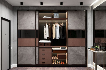 Шкаф-купе на заказ или с рук? Плюсы и минусы подержанной мебели